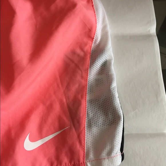Nike girls shorts Large - Picture 3 of 9